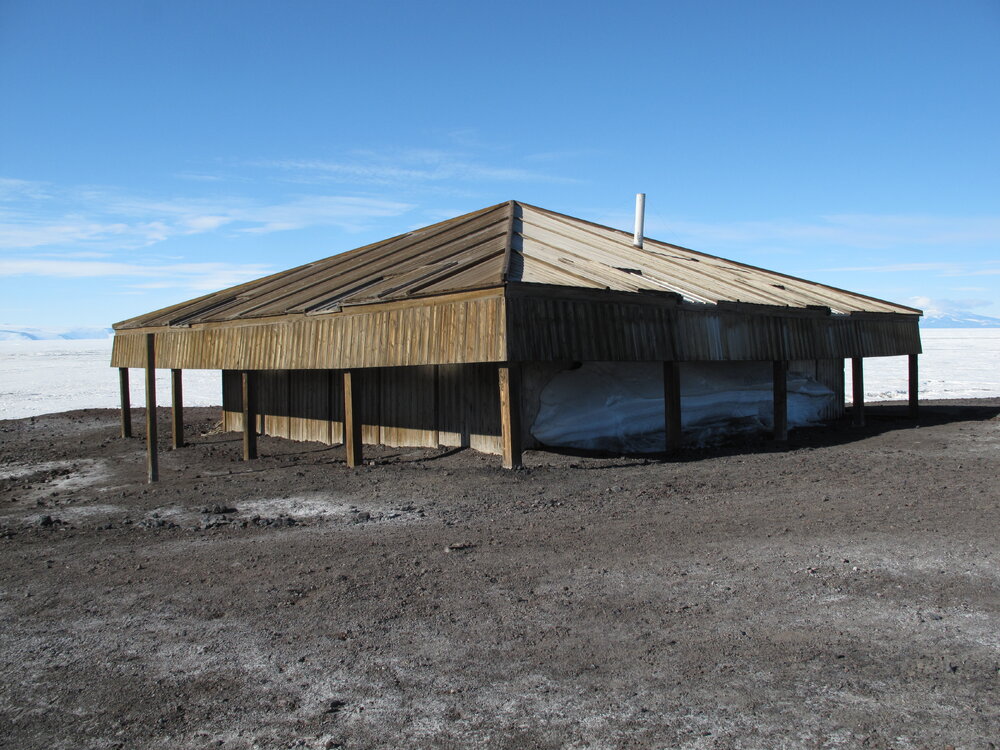 2009-10 Scott's 'Discovery' hut inspection, exterior (005)