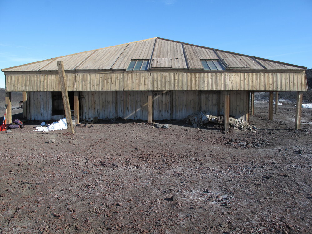 2009-10 Scott's 'Discovery' hut inspection, exterior (008)