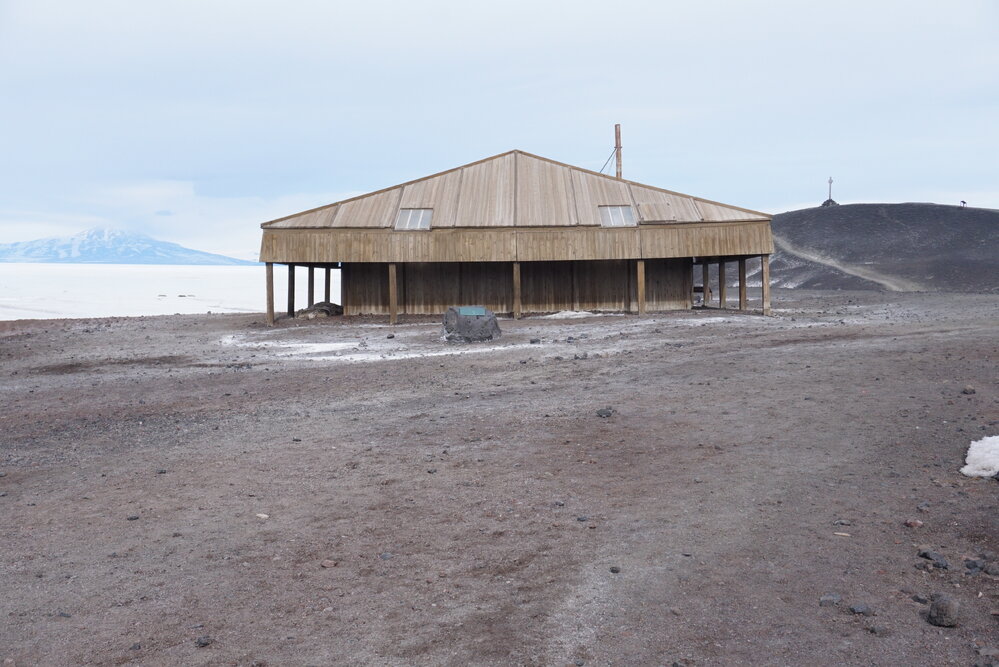 2021-22 Scott's 'Discovery' hut inspection, exterior (002)