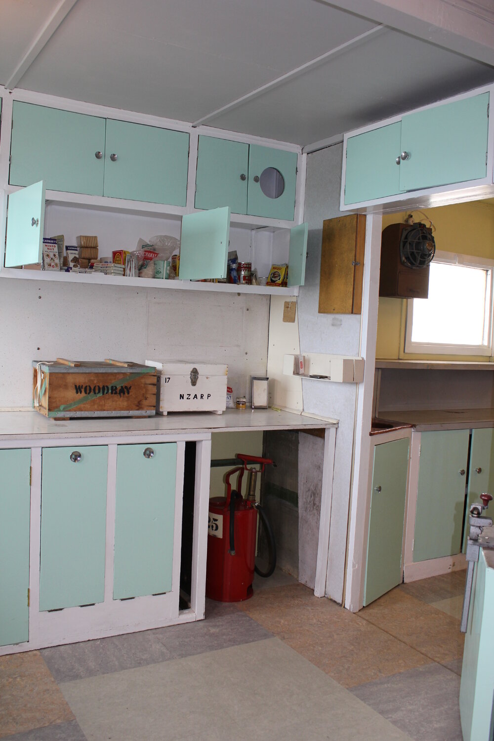 2021-22 Hillary's TAE/IGY hut inspection, interior (015)