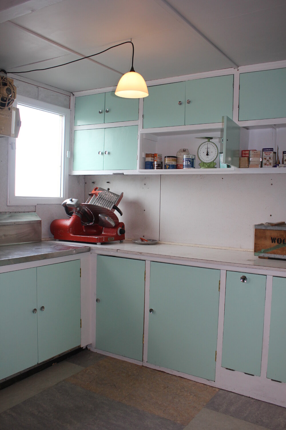 2021-22 Hillary's TAE/IGY hut inspection, interior (016)