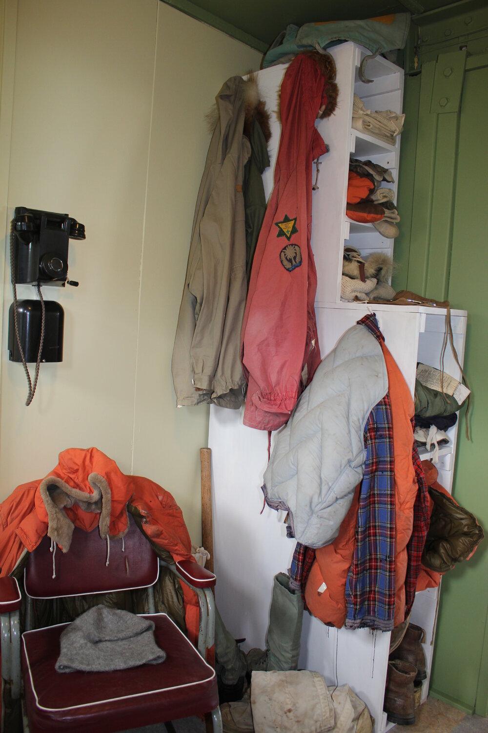 2021-22 Hillary's TAE/IGY hut inspection, interior (024)