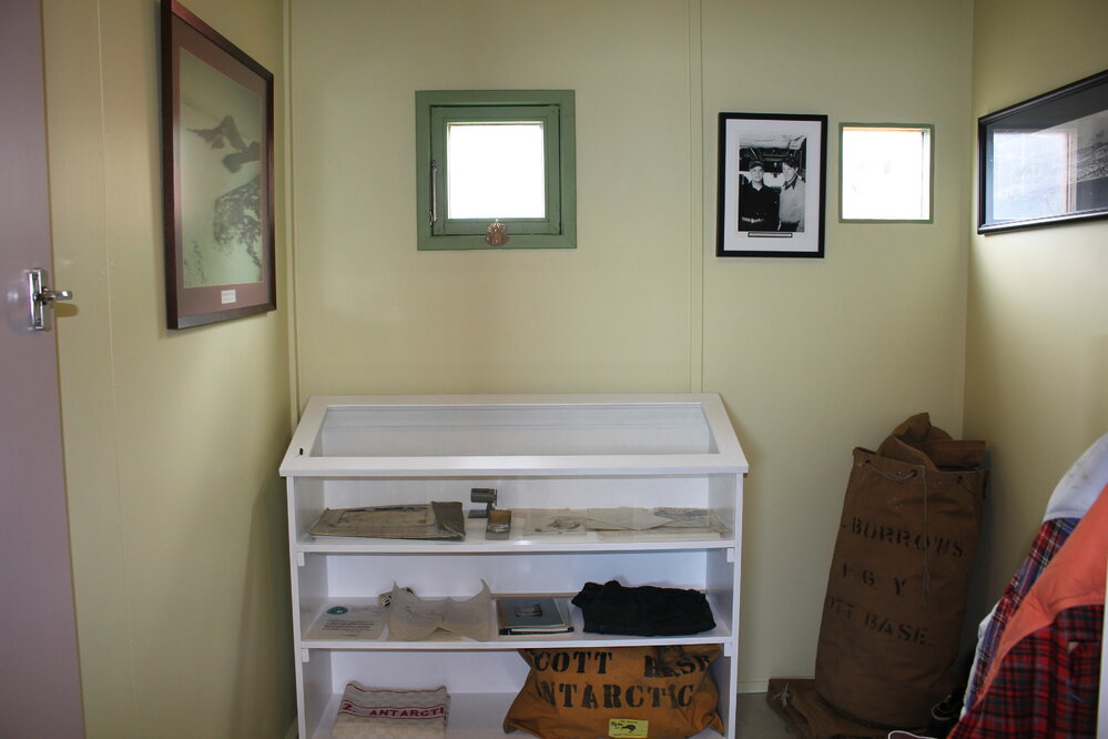 2021-22 Hillary's TAE/IGY hut inspection, interior (025)