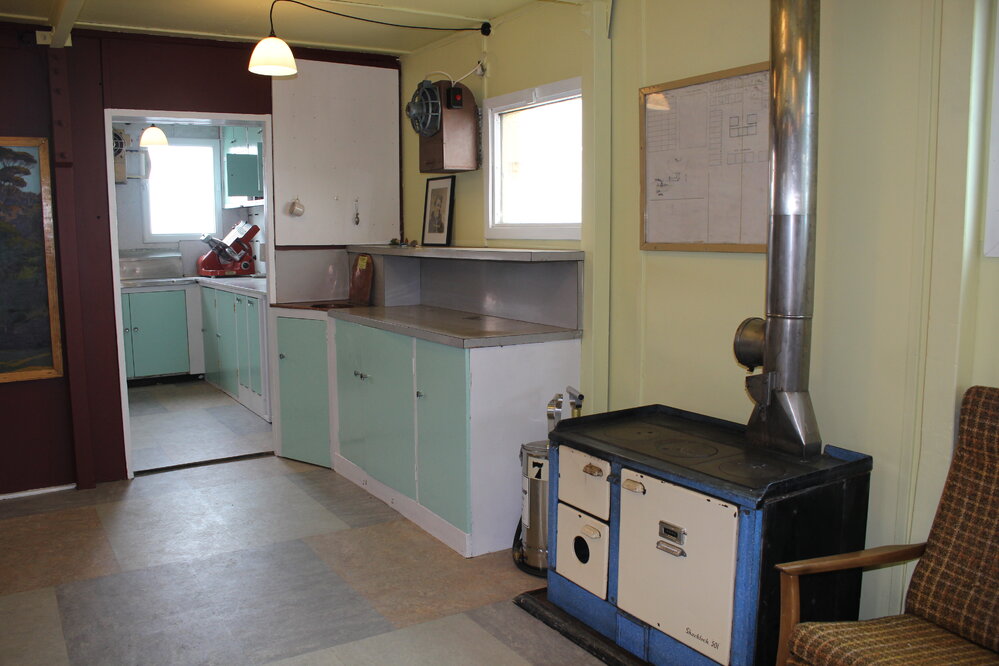 2021-22 Hillary's TAE/IGY hut inspection, interior (035)