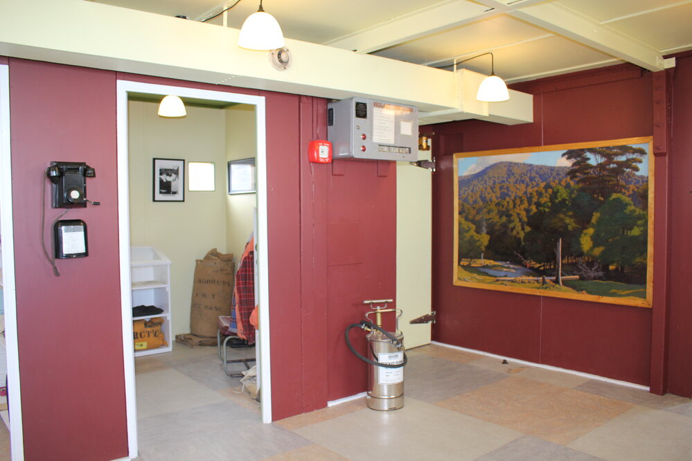 2021-22 Hillary's TAE/IGY hut inspection, interior (036)