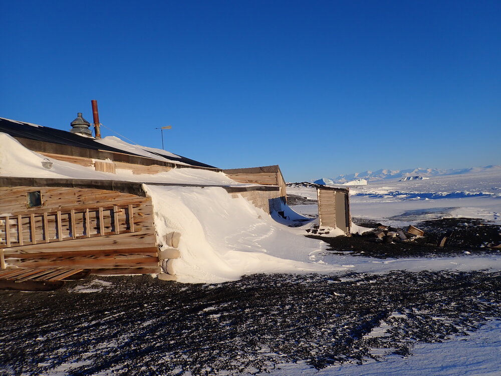 2021 Scott's 'Terra Nova' hut inspection, exterior (013)