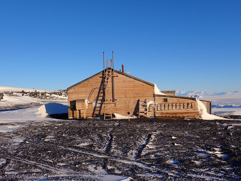 2021 Scott's 'Terra Nova' hut inspection, exterior (014)