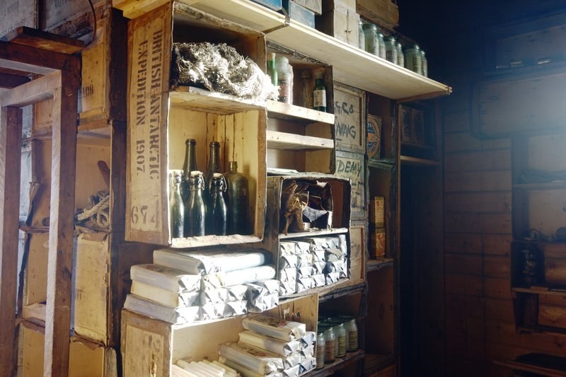 2009-10 Cape Royds, Shackleton's 'Nimrod' hut interior, shelving outside Darkroom 