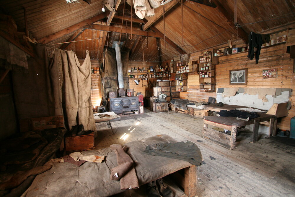 2009-10 Shackleton's 'Nimrod' hut interior, Cape Royds (001)