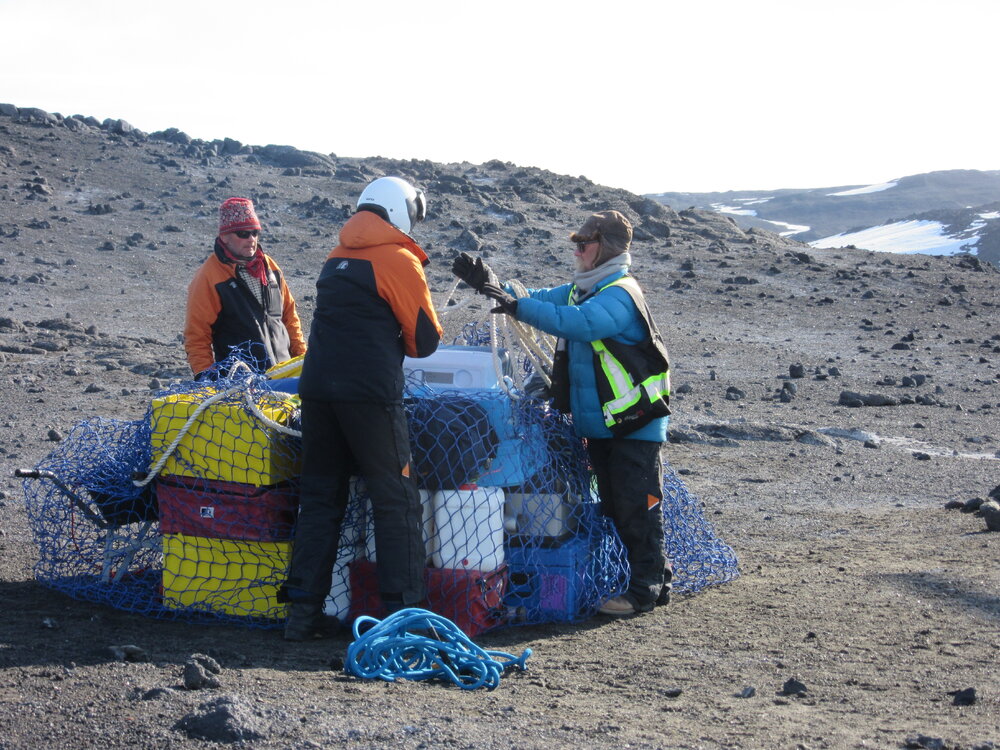 Securing cargo in slingload (001)