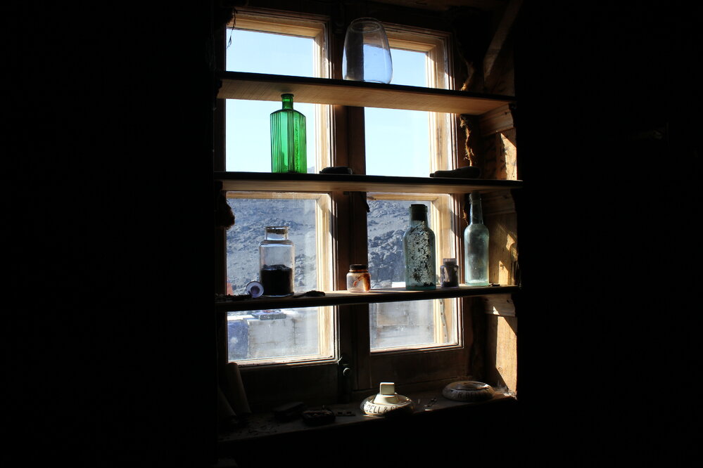 Window, Shackleton's 'Nimrod' hut 