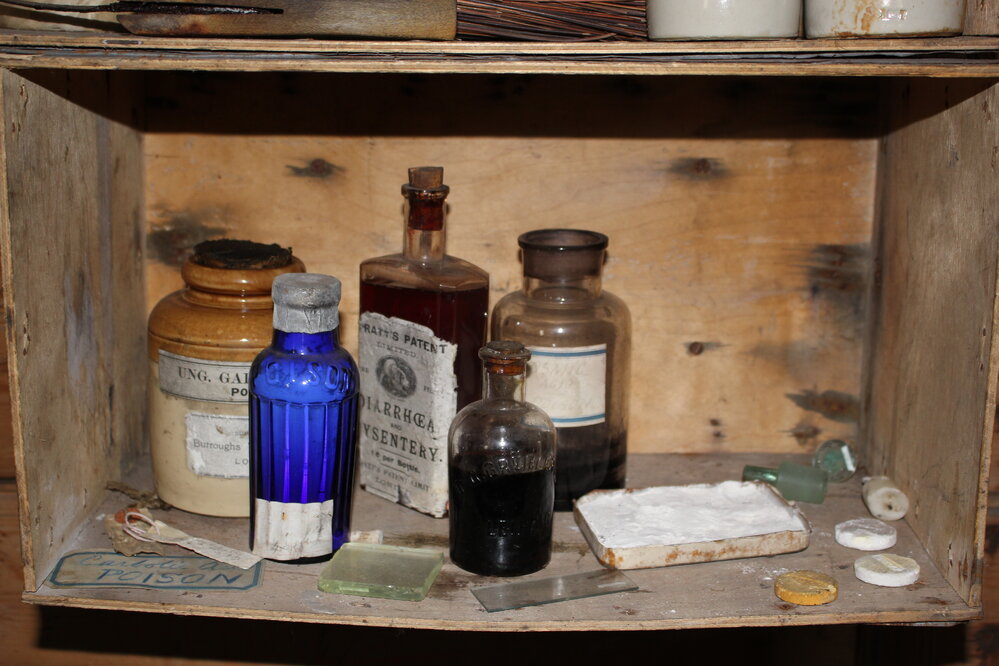 2015-16 Shackleton's 'Nimrod' hut artefact monitoring (066)