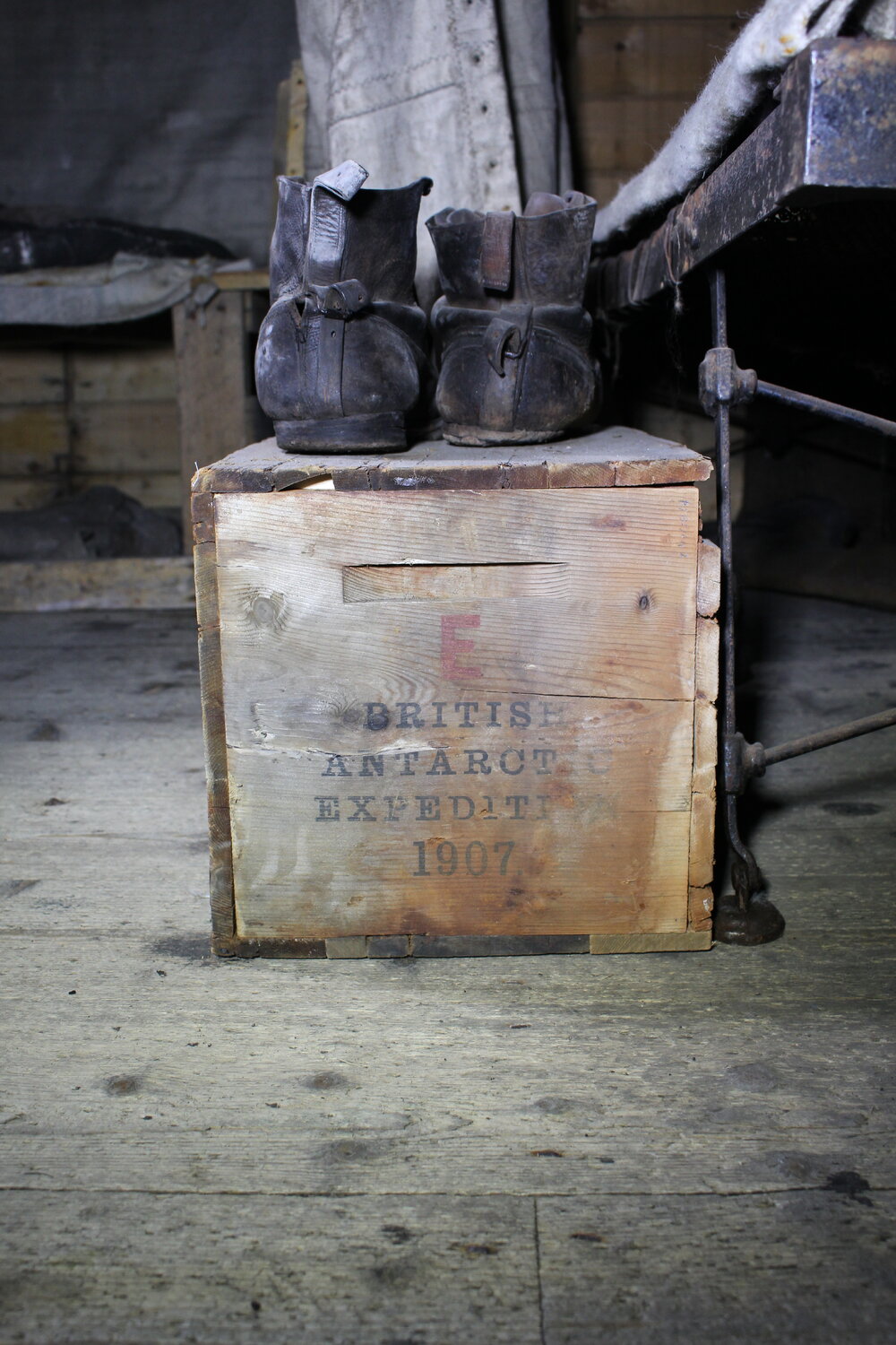 2015-16 Shackleton's 'Nimrod' hut artefact monitoring (067)
