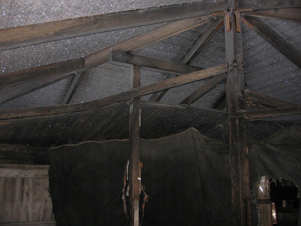 2006 Scott's 'Discovery' hut inspection, interior, snow ingress, main space