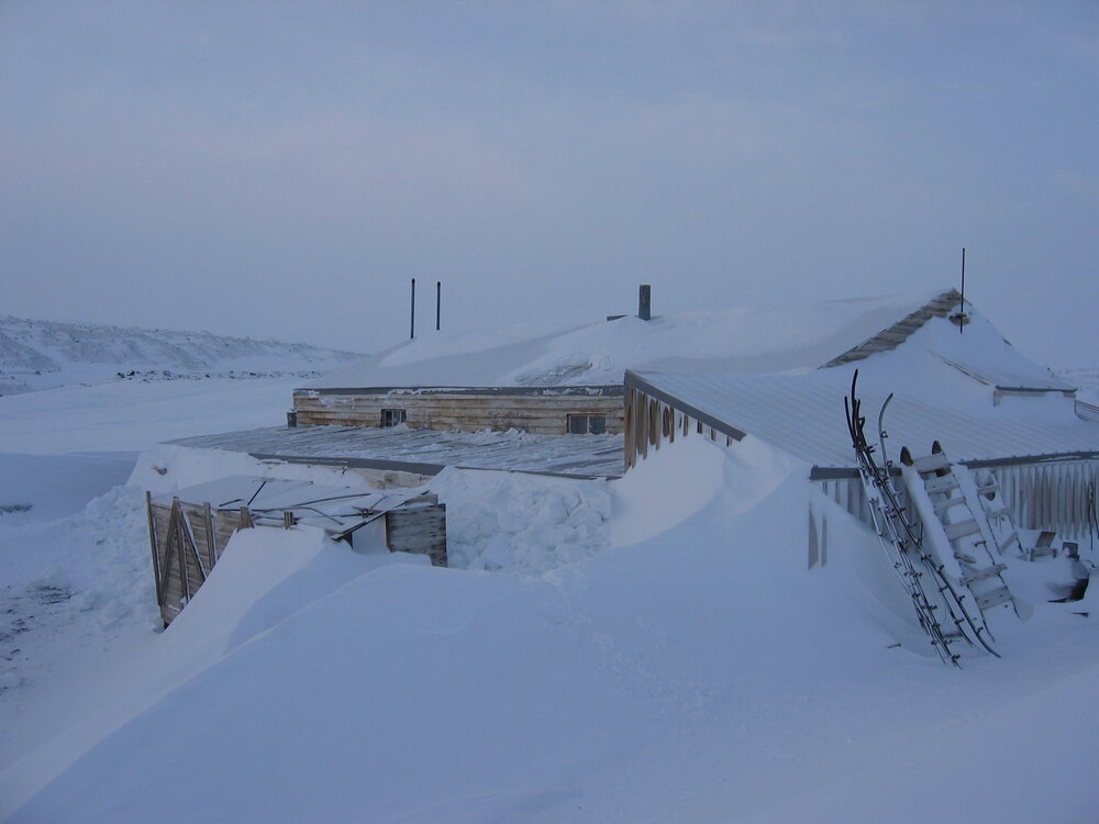 2006 Scott's 'Terra Nova' hut inspection, exterior, North wall and Latrine