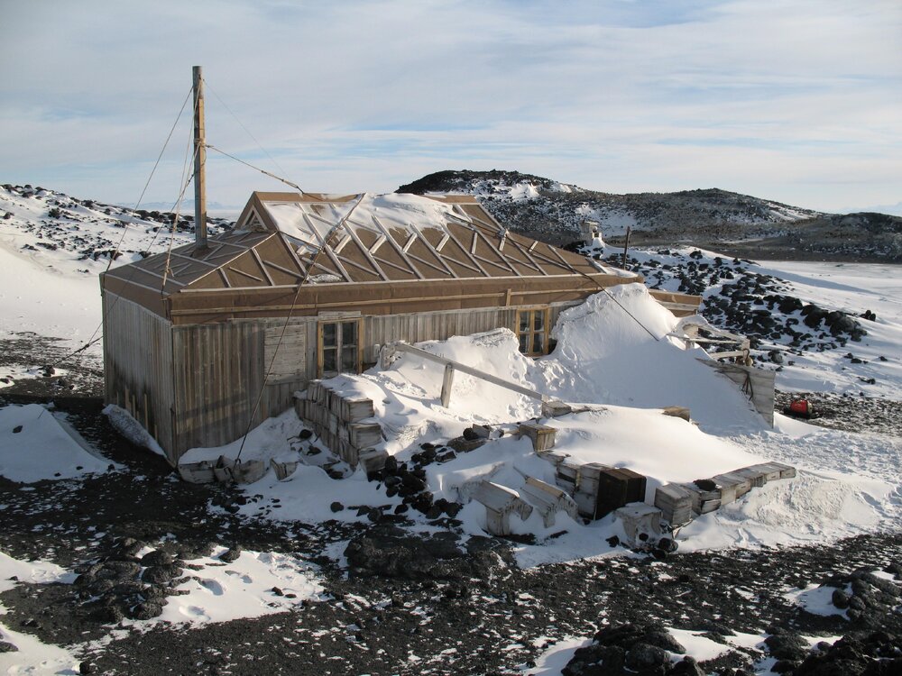 2007 Shackleton's 'Nimrod' hut, Cape Royds