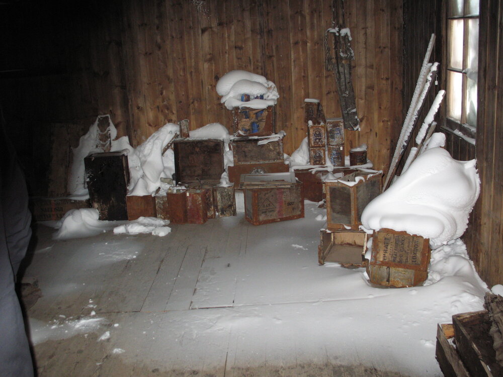 2007 Scott's 'Discovery' hut inspection, interior, snow ingress, main space