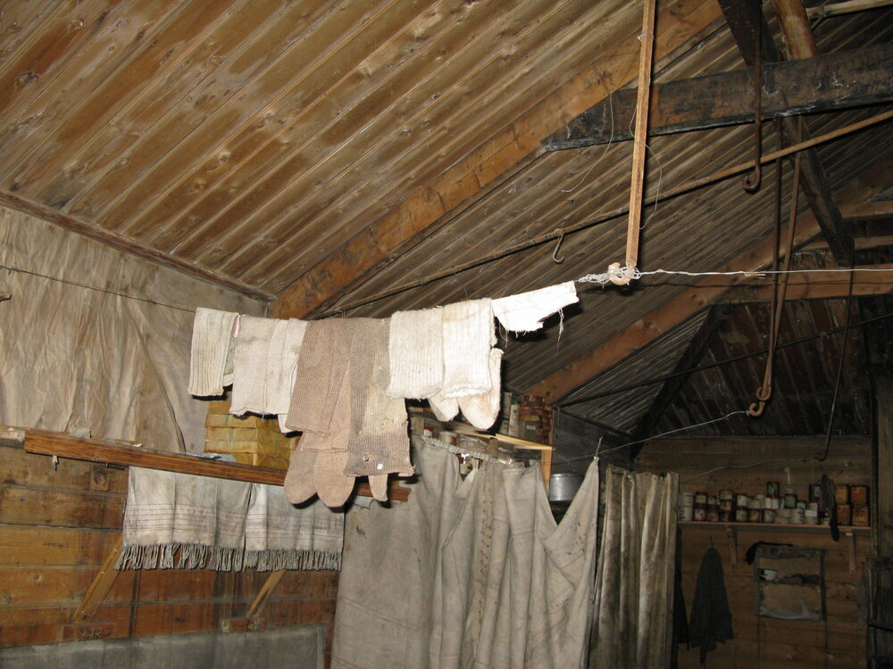 2010 Shackleton's 'Nimrod' hut inspection, interior, ceiling