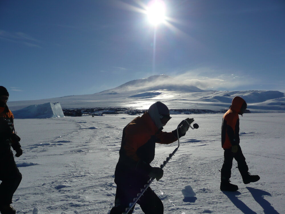 2010-11 Team preparing to measure the sea ice thickness