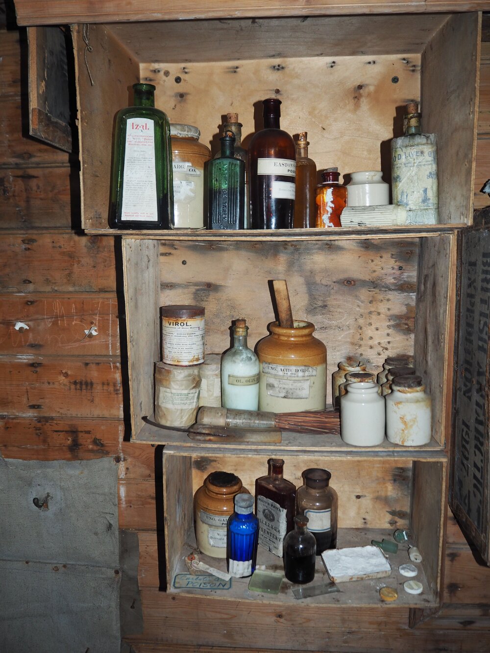 Medicinal artefacts, Shackleton's 'Nimrod' Hut