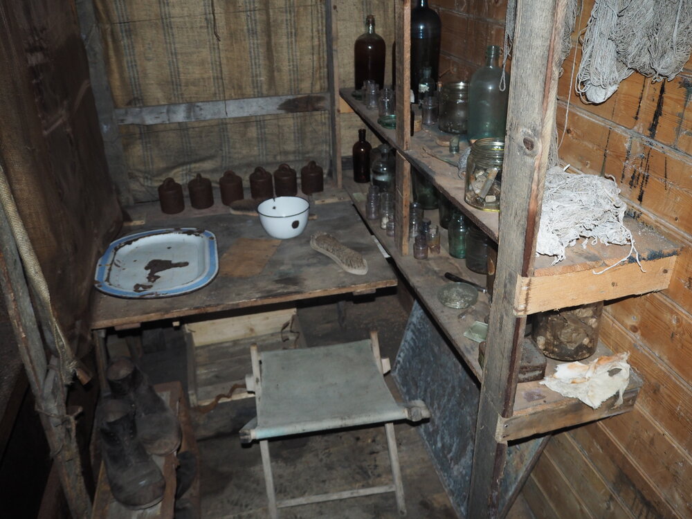 Murray's lab, Shackleton's 'Nimrod' Hut (002)