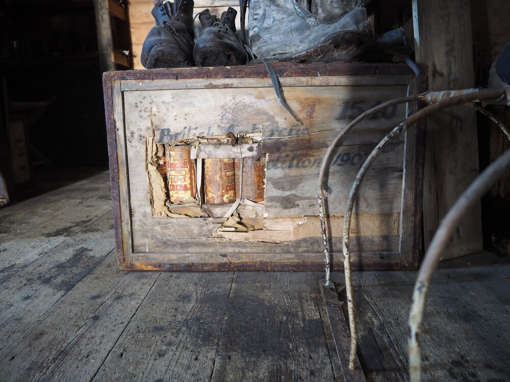 Frame, Venesta case and boots, Shackleton's 'Nimrod' Hut