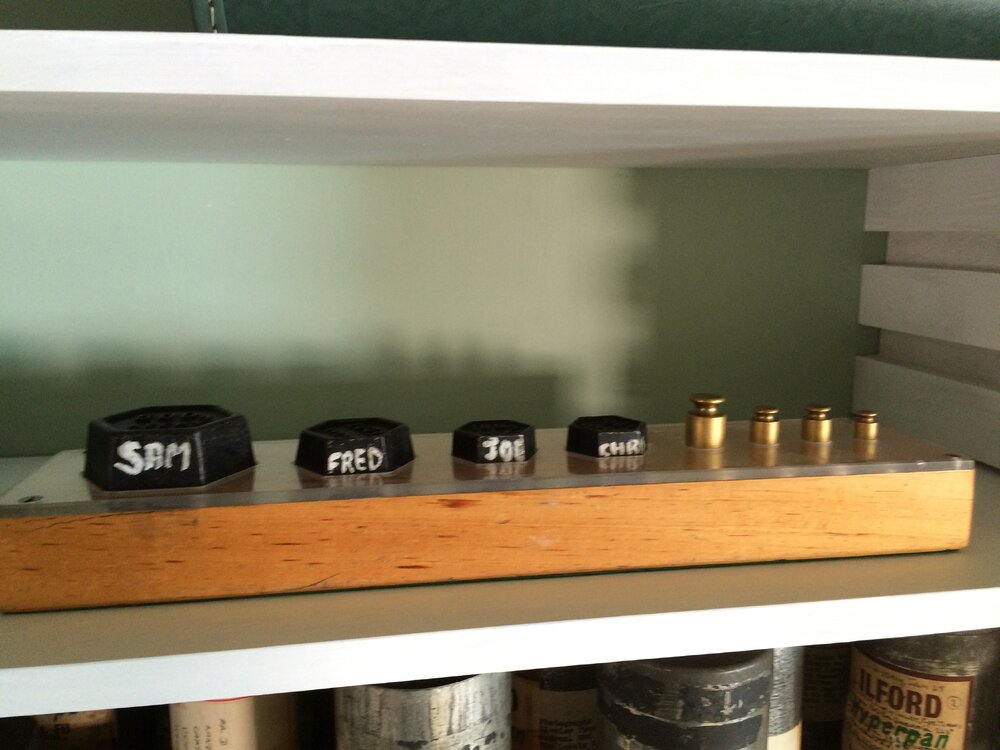 Weight holder, Hillary's TAE/IGY hut