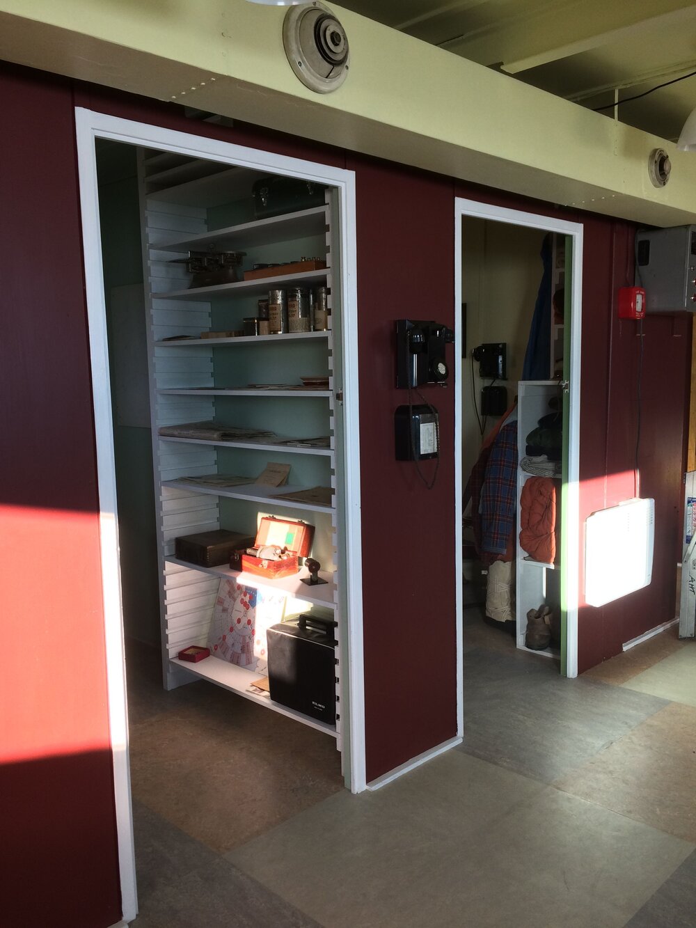 Radio room doorway, Hillary's TAE/IGY hut (001)