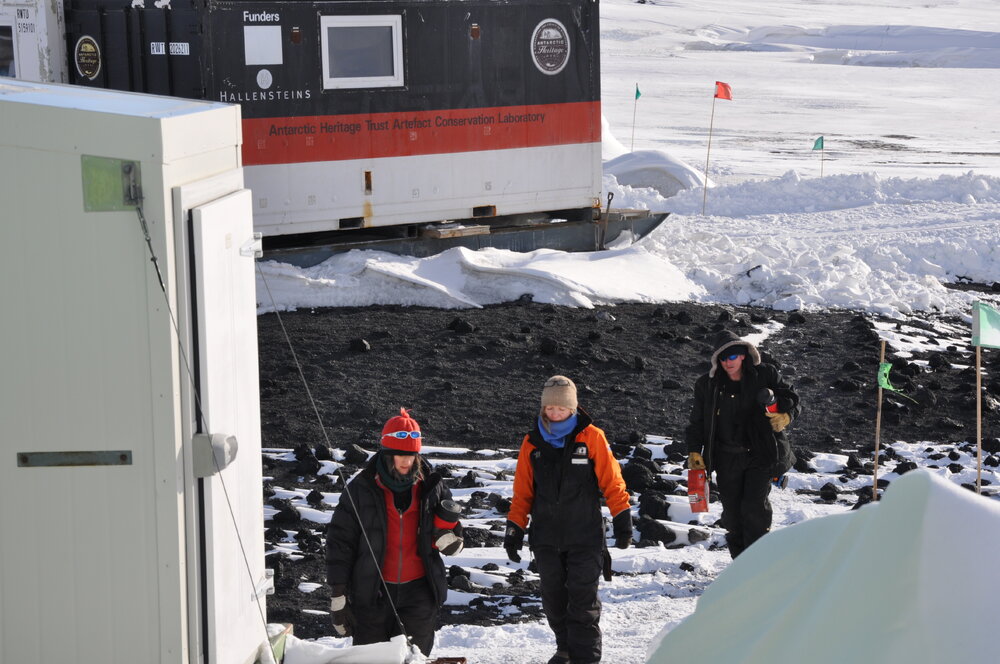 2013-14 AHT team arrive at the Cape Evans field camp