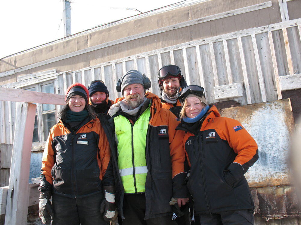 2013-14 AHT team photo outside Shackleton's 'Nimrod' hut