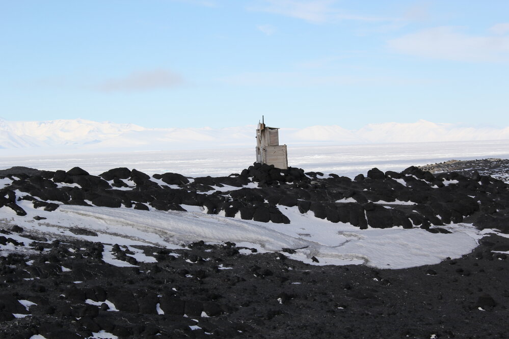 2016-17, Shackleton's 'Nimrod' hut inspection, exterior (004)