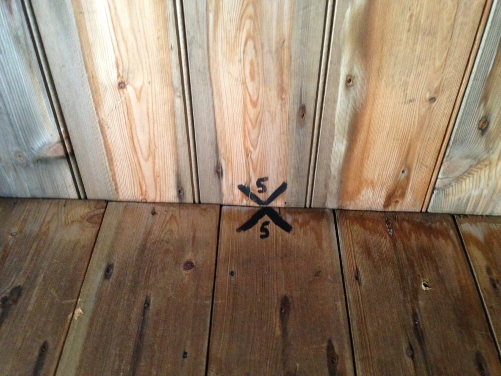 2016-17, Scott's 'Discovery' hut inspection, interior (007)