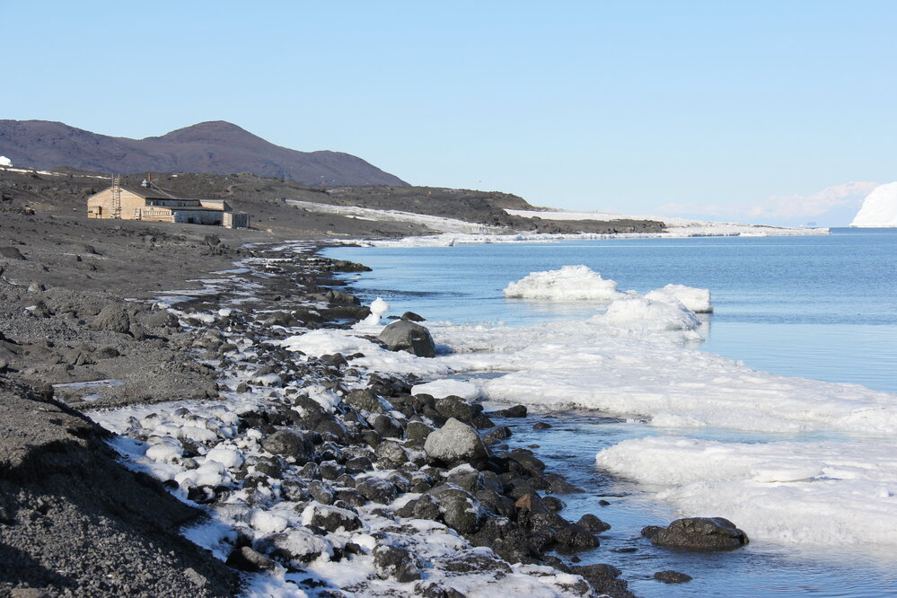 2022 Scott's 'Terra Nova' hut at Home Beach, Cape Evans