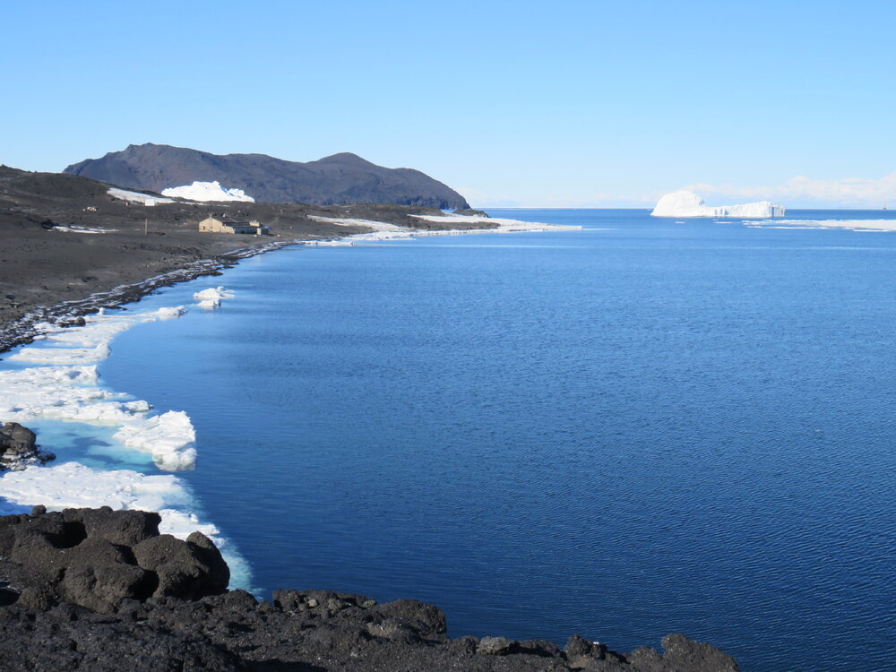 2022 Cape Evans environs, North Bay and Home beach, Scott's 'Terra Nova' hut (001)
