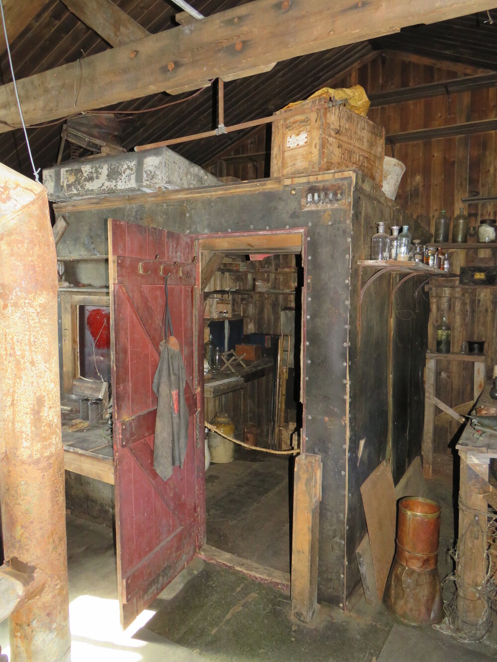 2022 Scott's 'Terra Nova' hut, interior, entrance to Ponting's Darkroom