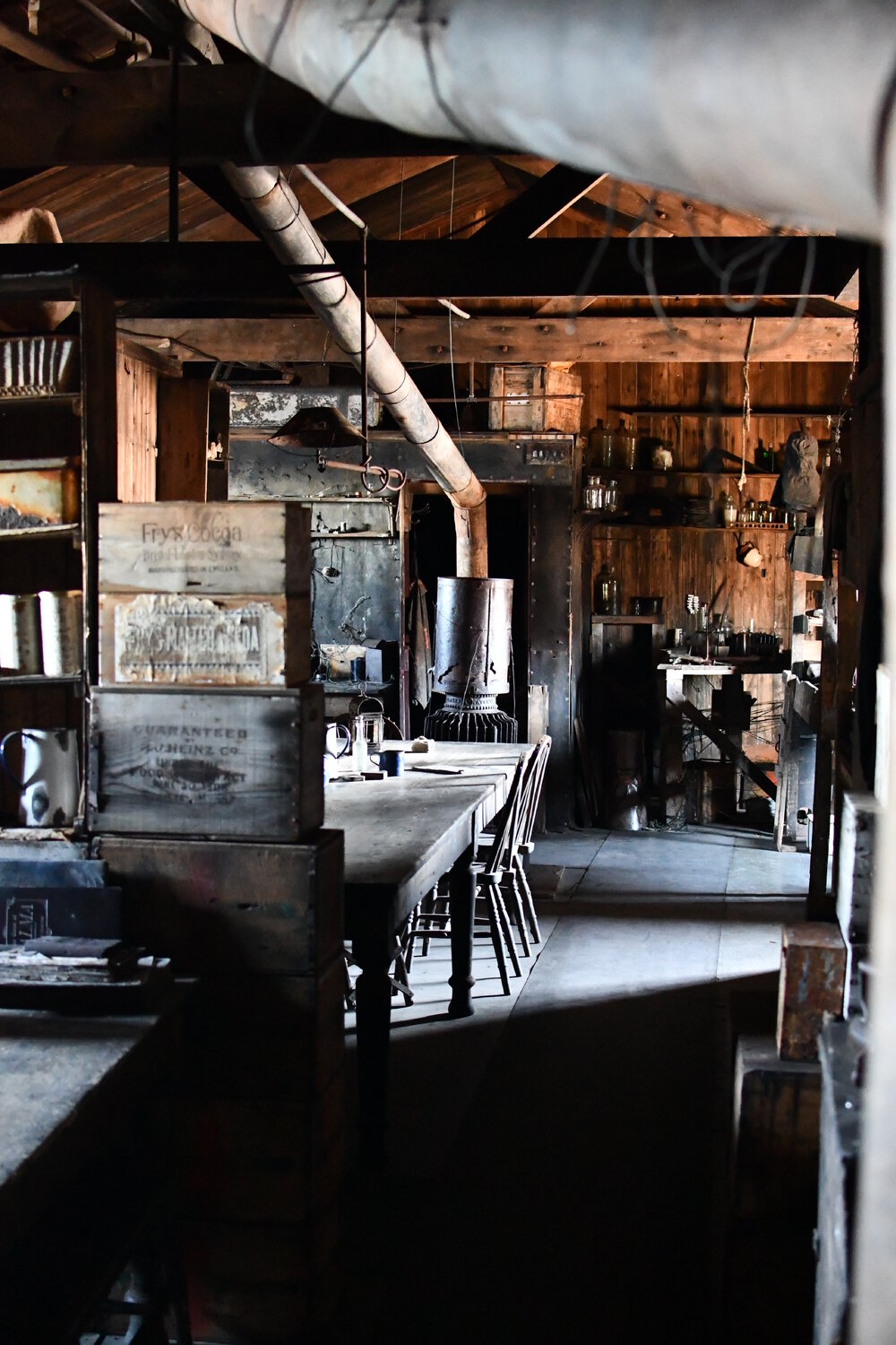 2022 Scott's 'Terra Nova' hut, interior, looking East from Messdeck