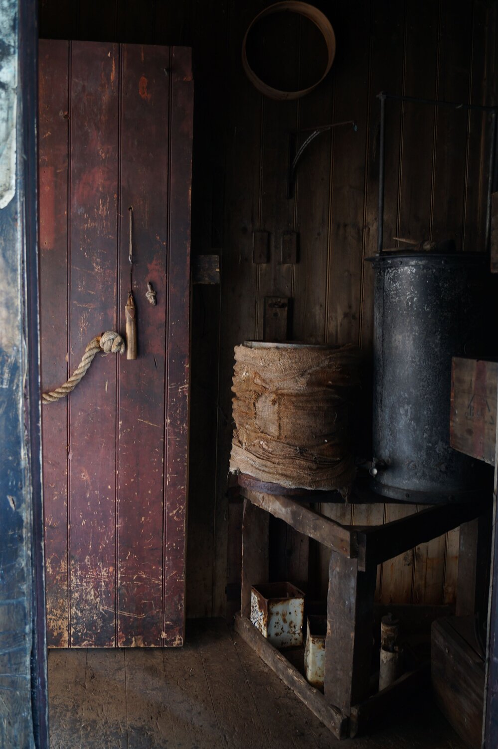 Acetylene plant Gibson Quilting, Cold porch (002)