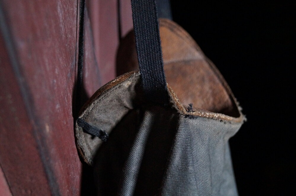 2012-13 Scott's 'Terra Nova' hut artefact monitoring - changing bag (001)