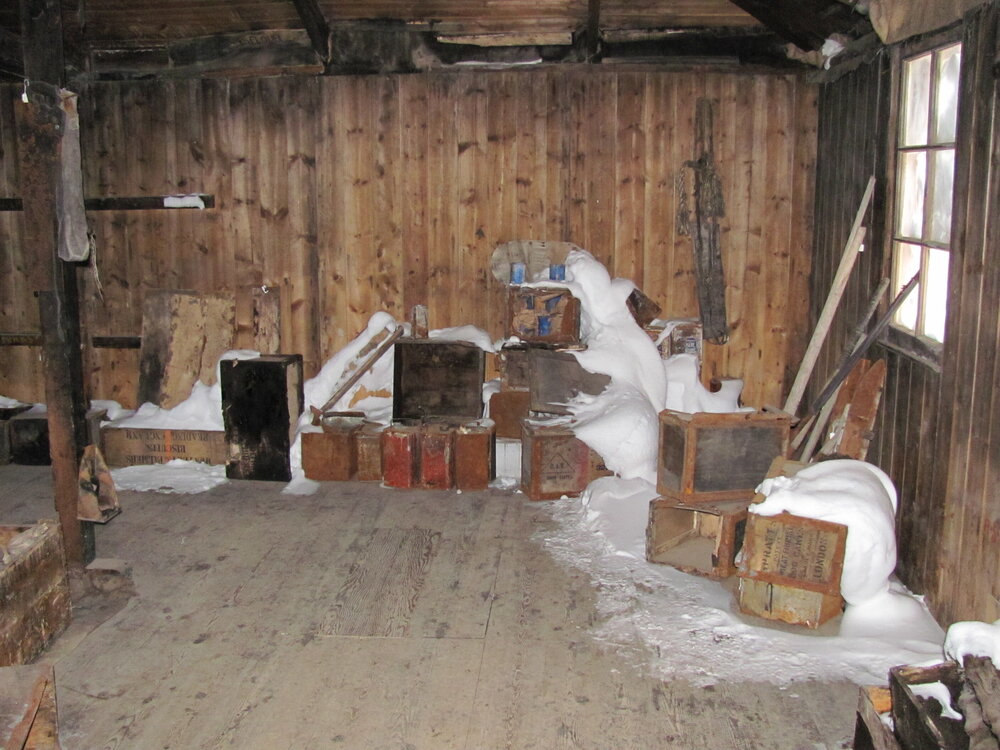 2010-11 Scott's 'Discovery' hut inspection, interior (003)
