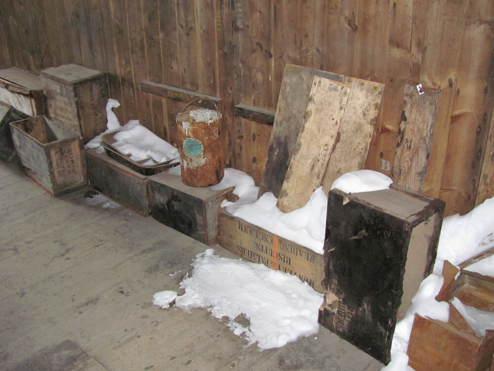 2010-11 Scott's 'Discovery' hut inspection, interior (004)