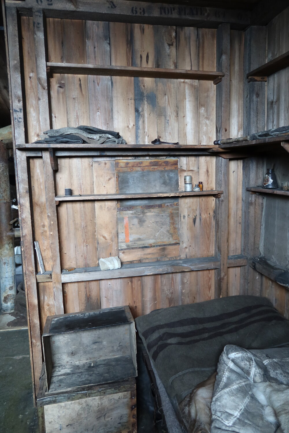 2022-23 Scott's 'Terra Nova' hut inspection, interior (002)