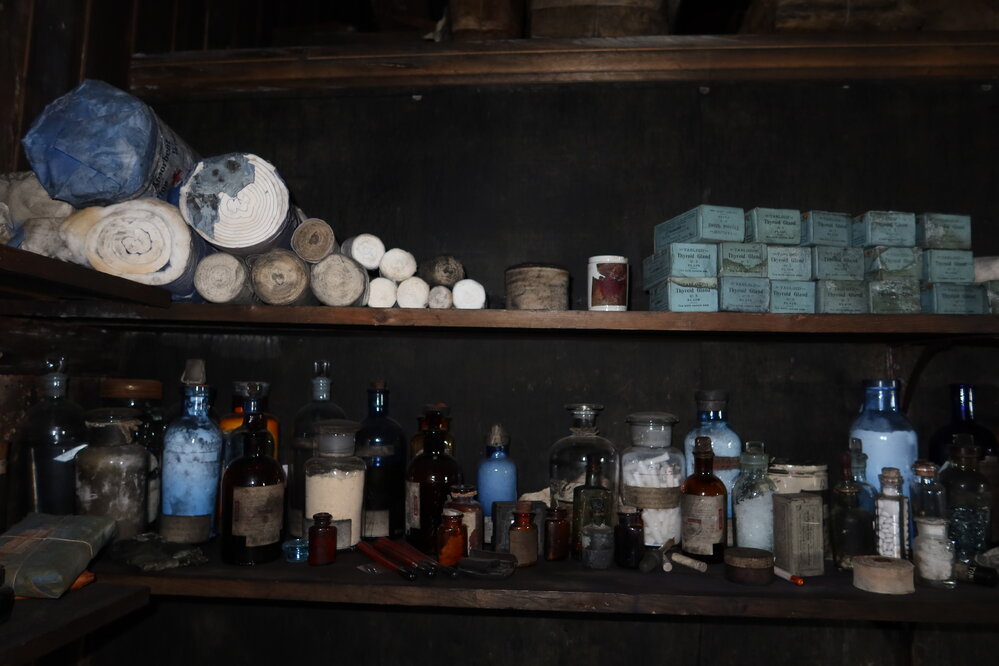 2022-23 Scott's 'Terra Nova' hut inspection, interior (018)