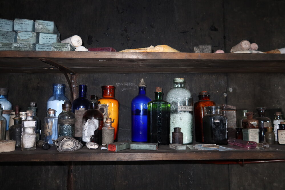 2022-23 Scott's 'Terra Nova' hut inspection, interior (019)