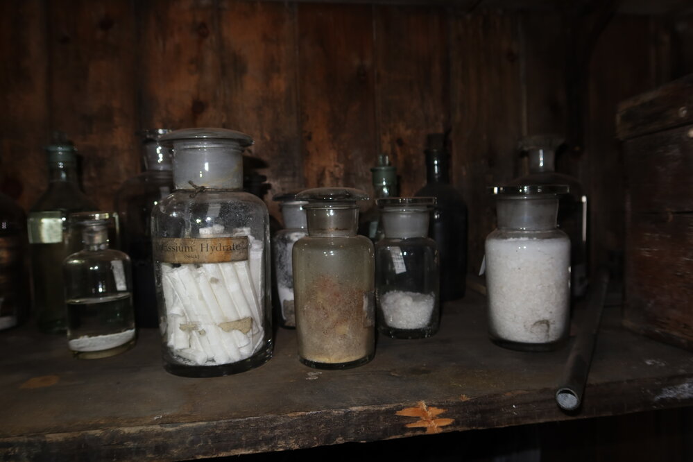 2022-23 Scott's 'Terra Nova' hut inspection, interior (096)