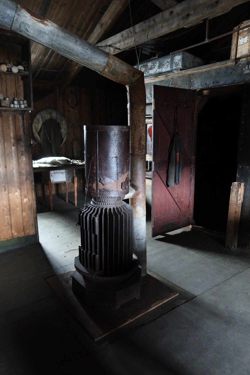 2022-23 Scott's 'Terra Nova' hut inspection, interior (360)