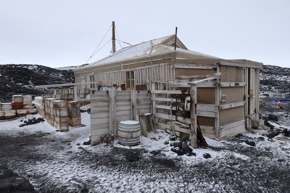 2022-23 North-West corner, Shackleton's 'Nimrod' hut