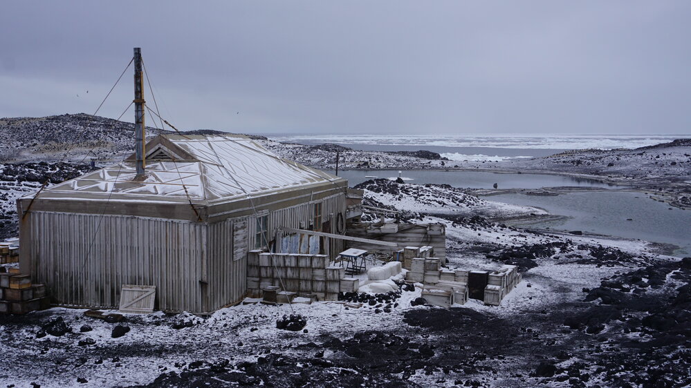 2022-23 Shackleton's 'Nimrod' hut, Cape Royds