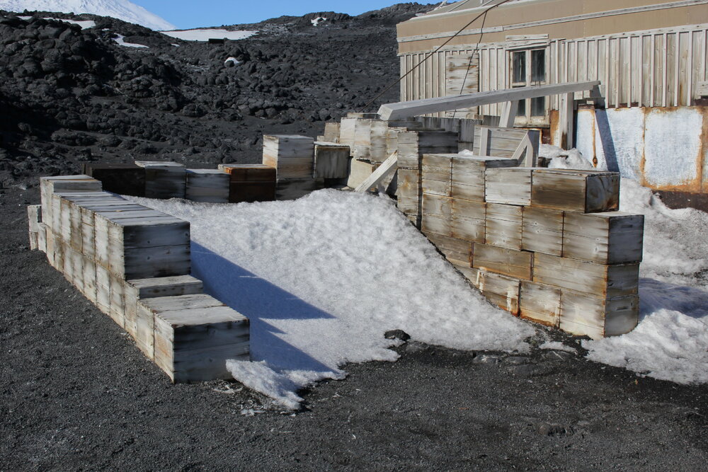 2018-19 Shackleton's 'Nimrod' hut inspection, exterior (011)