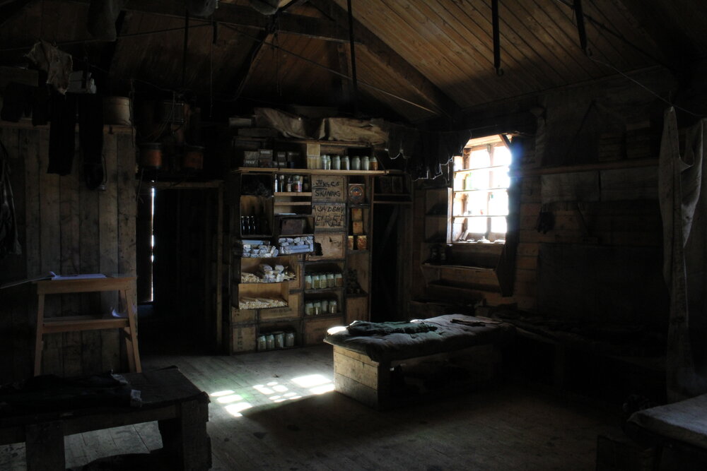 2018-19 Shackleton's 'Nimrod' hut inspection, interior (009)