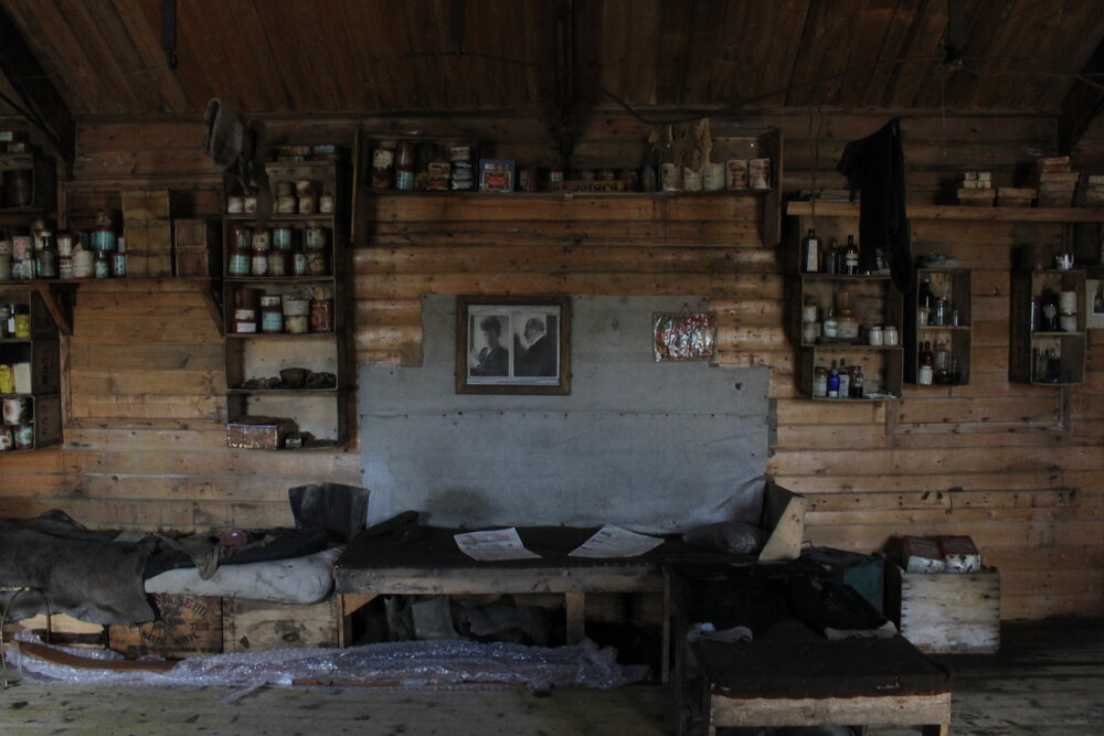 2018-19 Shackleton's 'Nimrod' hut inspection, interior (012)